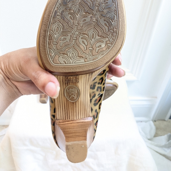 Leather leopard print heels by Sofft - Picture 12 of 13